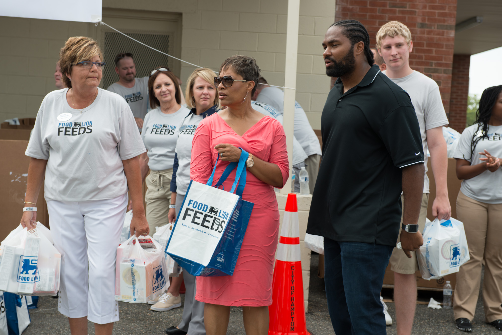 Www.hrfoodbank.org » Tackle-Hunger-Jerod-Mayo-195